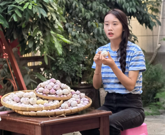 直播助農(nóng)涌現(xiàn)幾十種新職業(yè)，成為帶動就業(yè)創(chuàng)業(yè)的重要載體1442