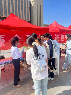 建信人壽信陽(yáng)中支組織開(kāi)展“清廉金融知識(shí)進(jìn)校園”宣傳活動(dòng)388