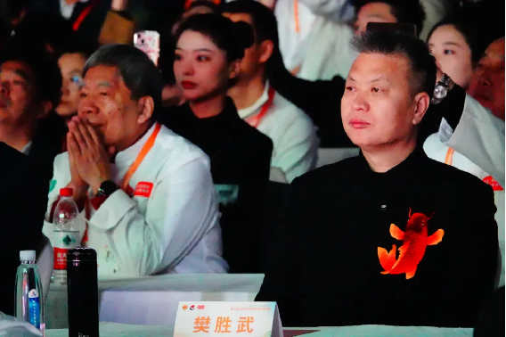 第九屆全國(guó)烹飪技能競(jìng)賽總決賽，阿五團(tuán)隊(duì)榮獲“6枚金獎(jiǎng)”351
