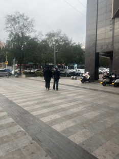 盲行無阻—溫情服務(wù)為盲人客戶鋪設(shè)無障礙金融之路(古城)(2)556