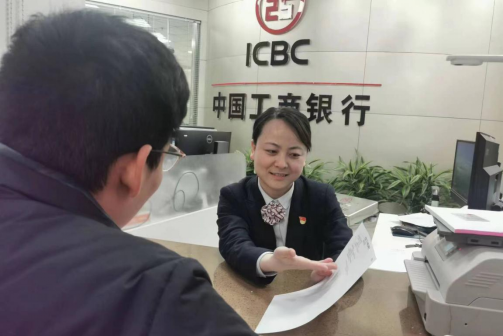 最美客服經(jīng)理袁建霞：一份責任，十年堅守12.26(3)449
