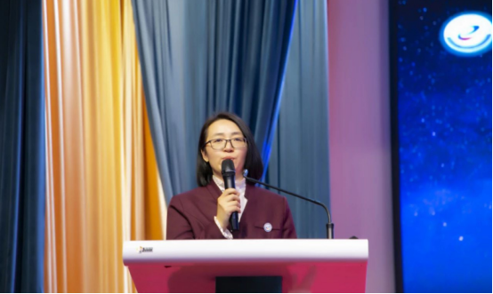 共聚數(shù)智 同興未來(lái) 2025數(shù)智共同體發(fā)展大會(huì)暨河南省數(shù)字經(jīng)濟(jì)產(chǎn)業(yè)協(xié)會(huì)新春年會(huì)在鄭州舉行2087