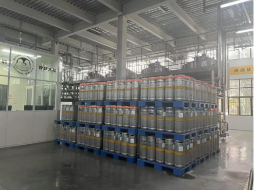 失眠企鵝再投3萬支不銹鋼桶，硬核托舉300+門店501