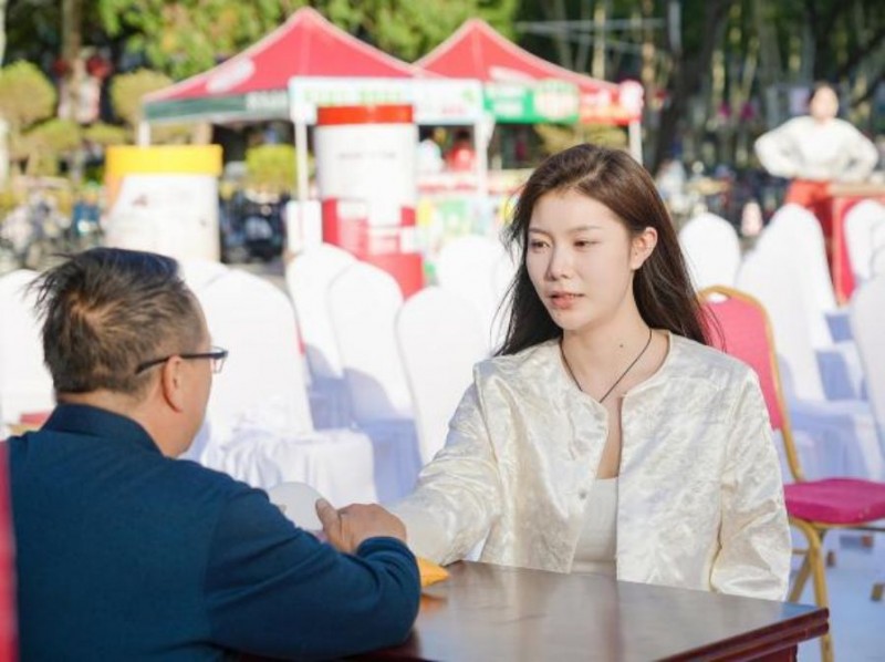 【配圖版洛陽站】洛陽禮潮|伊利X同仁堂攜手大張實業(yè)完成一場千年的健康接力(1)(2)763